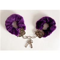 Toyfa наручники, 6см, фиолетовые
Покрыты мягким материалом, с изящными ключиками