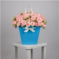 Пионовидная кустовая роза